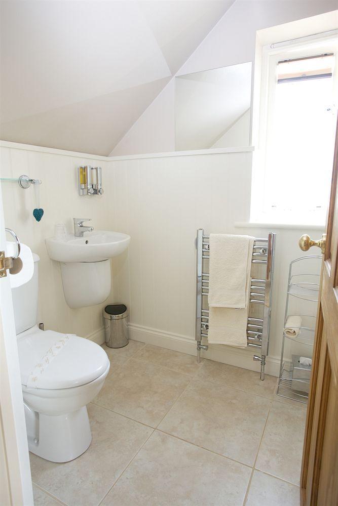 Silverstone Guest House Екстер'єр фото