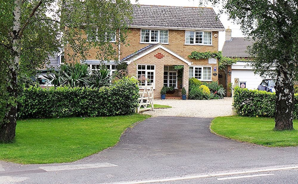 Silverstone Guest House Екстер'єр фото